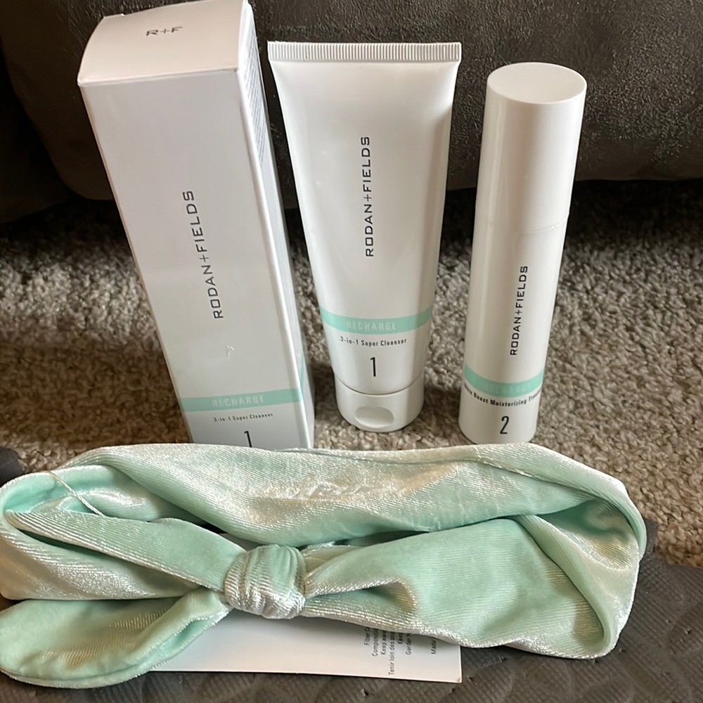 Rodan + Fields Recharge face wash